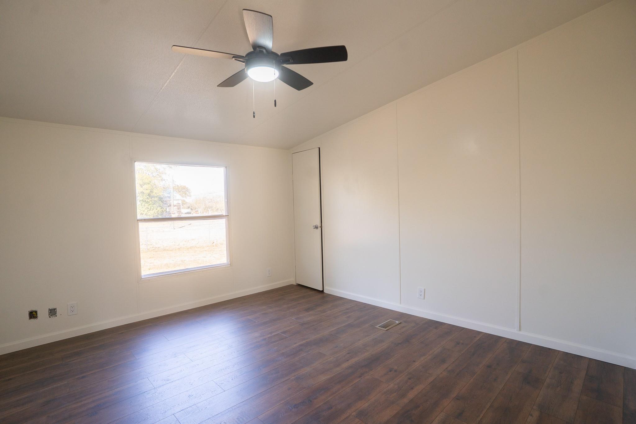 404 S Mill Street Flatonia TX 78941