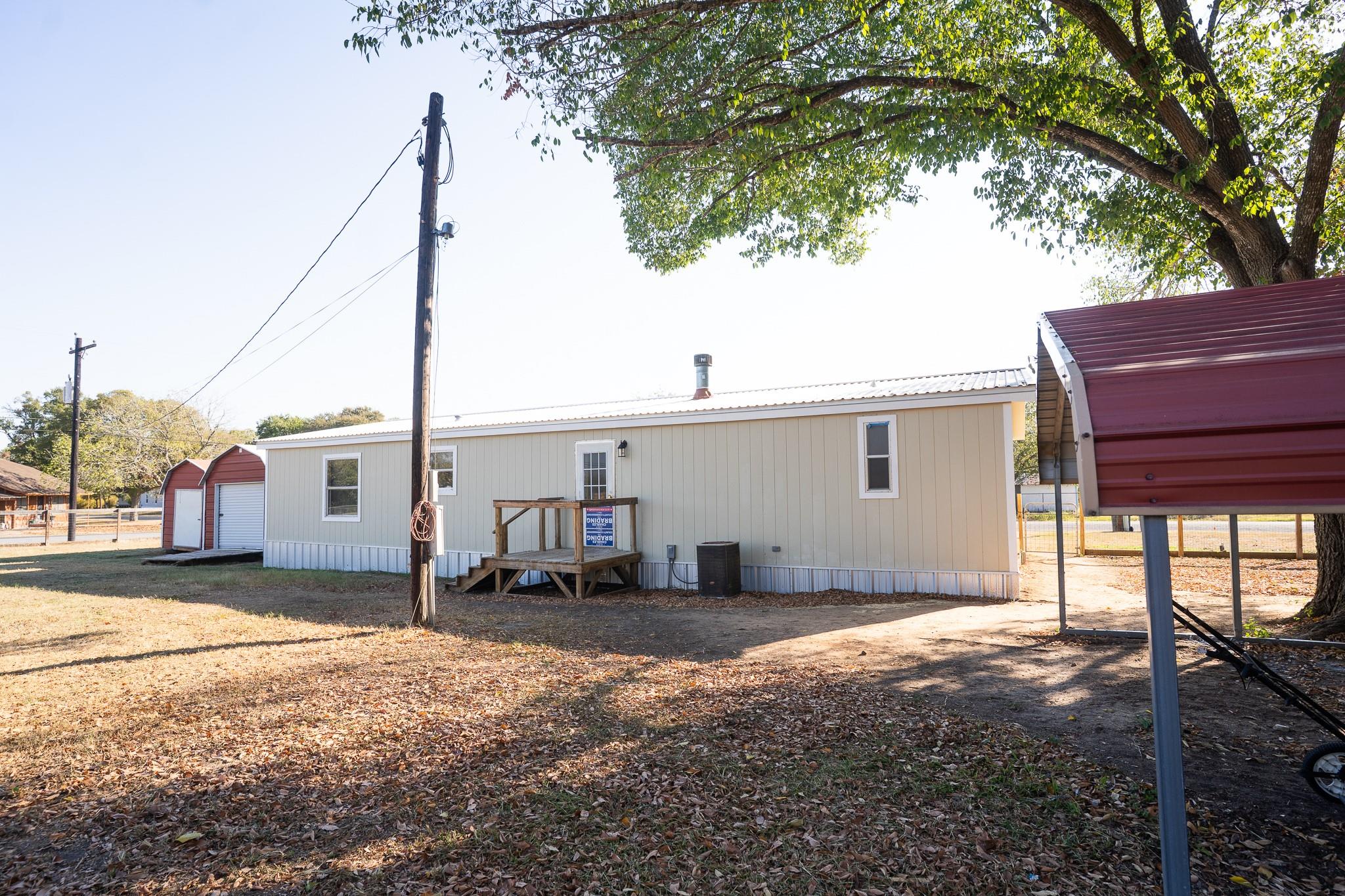 404 S Mill Street Flatonia TX 78941