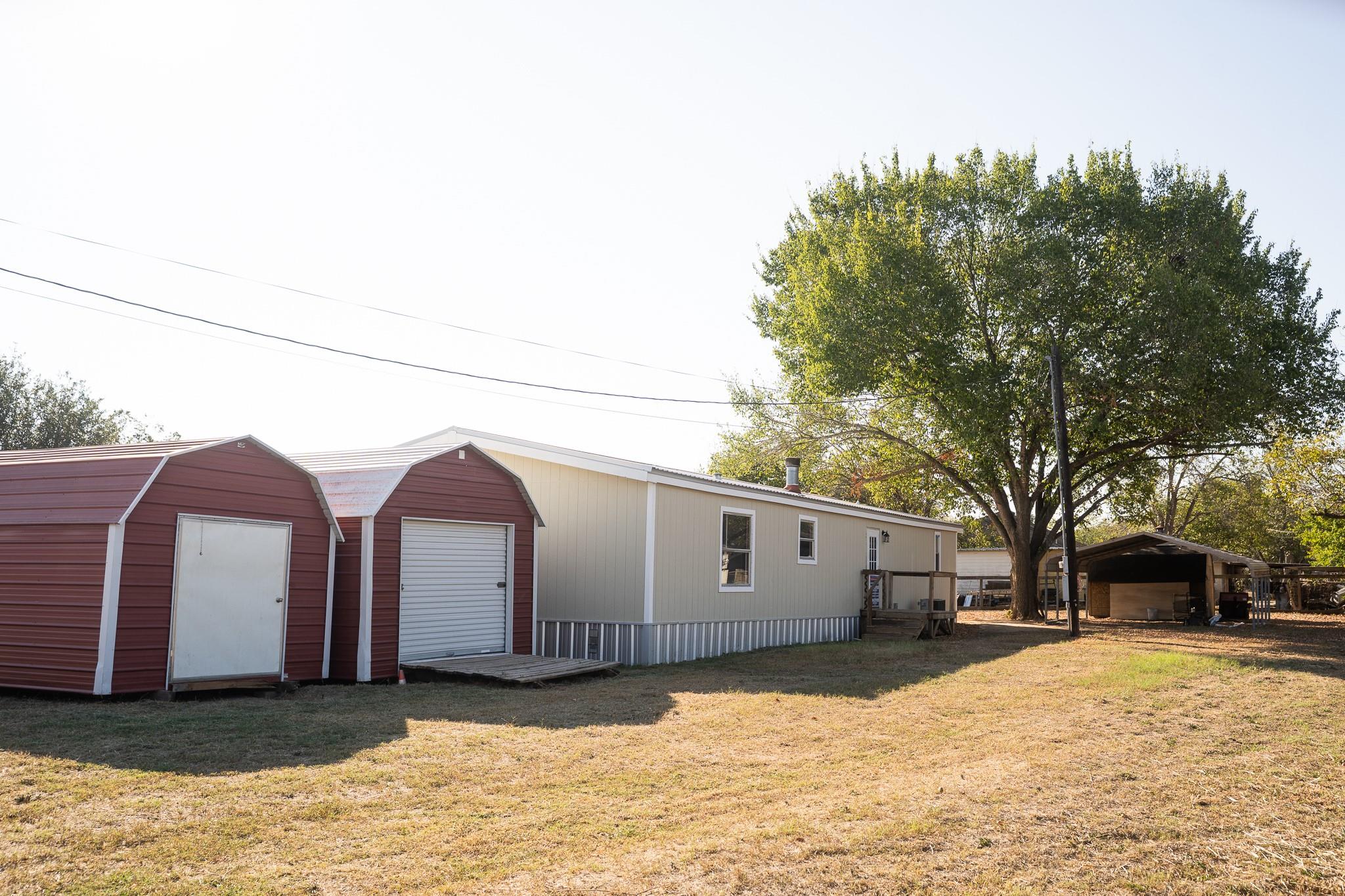 404 S Mill Street Flatonia TX 78941