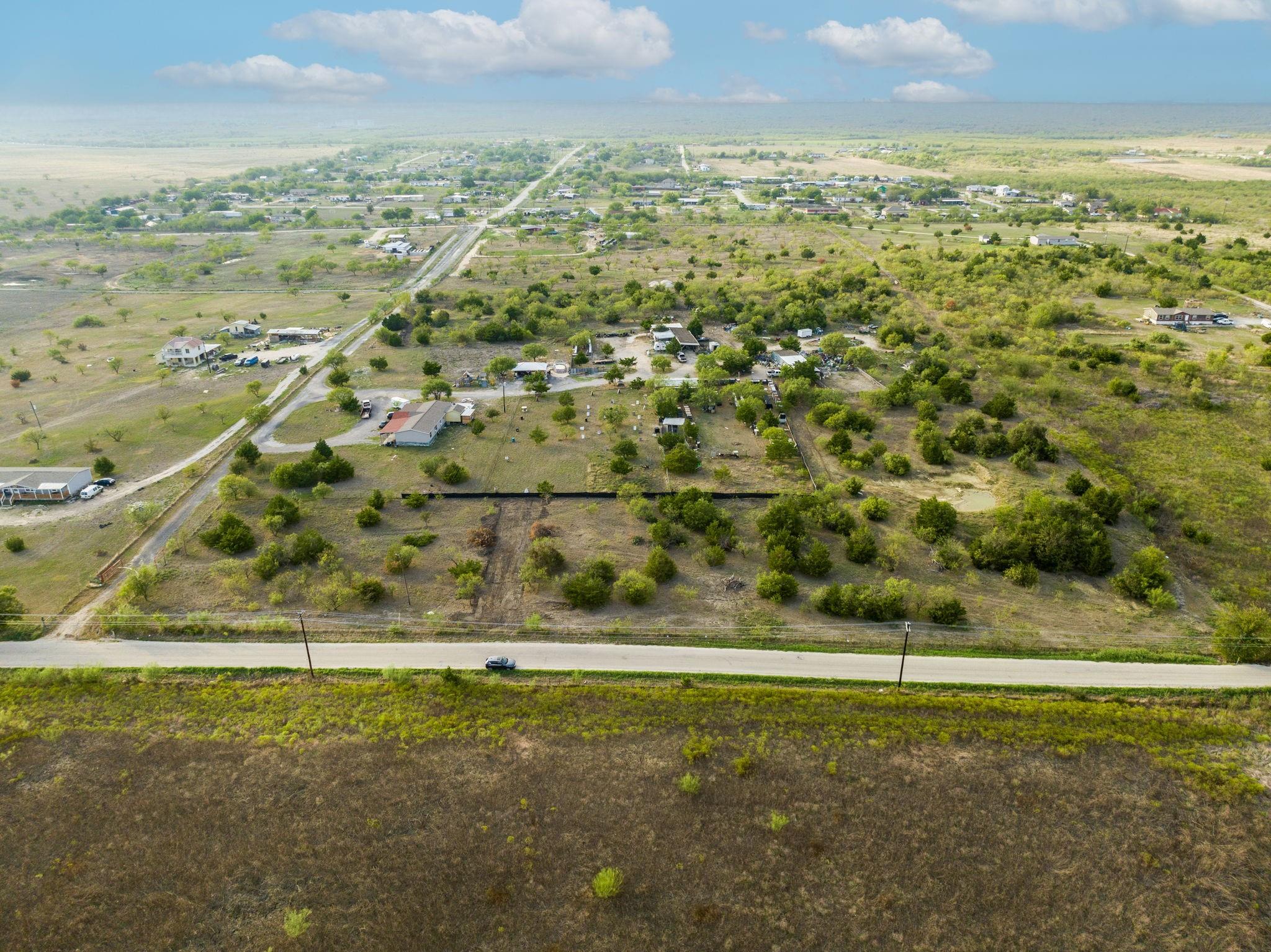 835 Tomahawk Trail Dale TX 78616