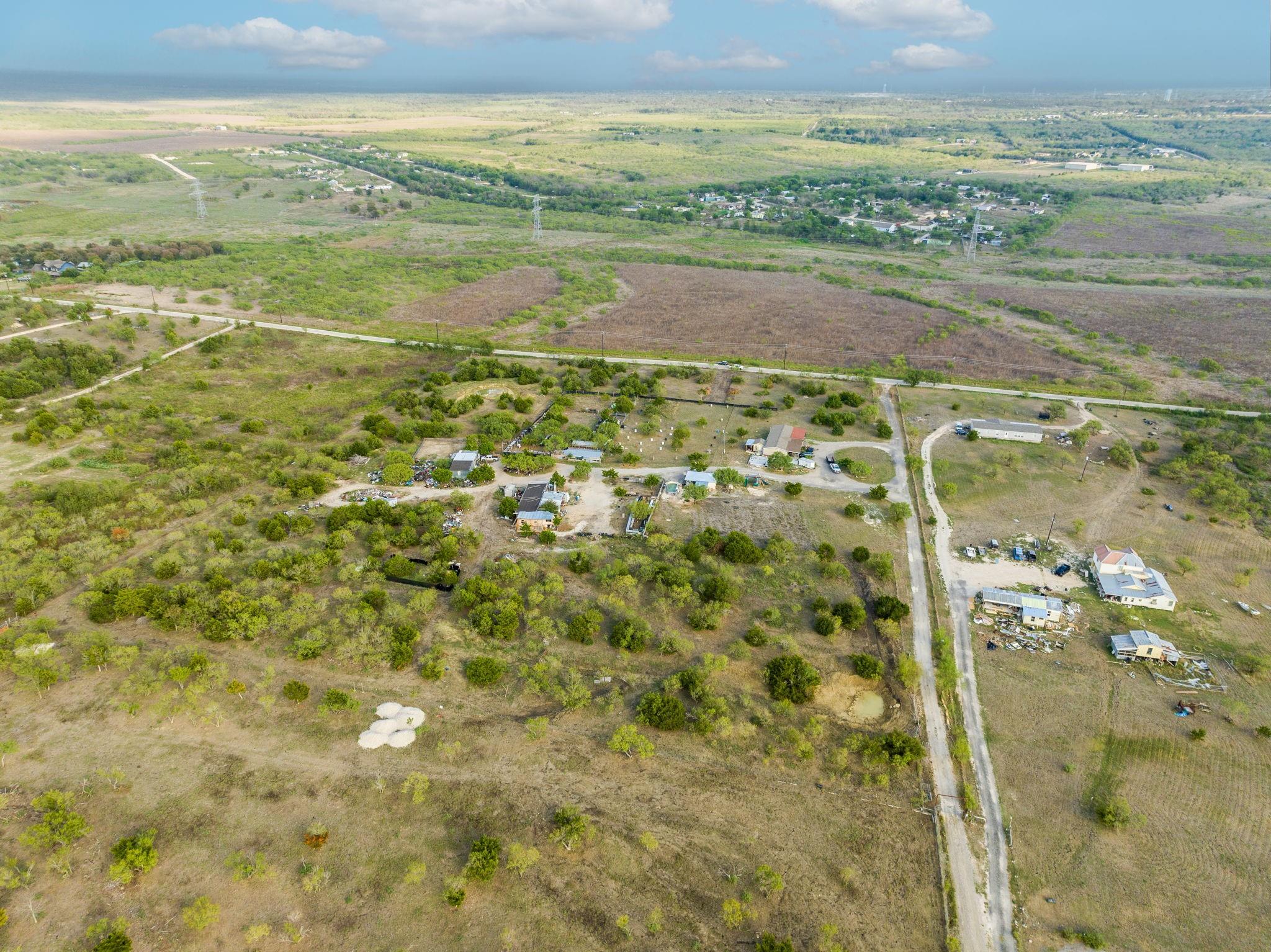 835 Tomahawk Trail Dale TX 78616