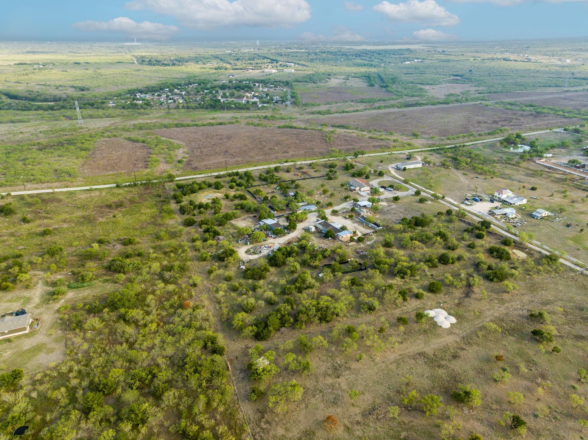 835 Tomahawk Trail Dale TX 78616