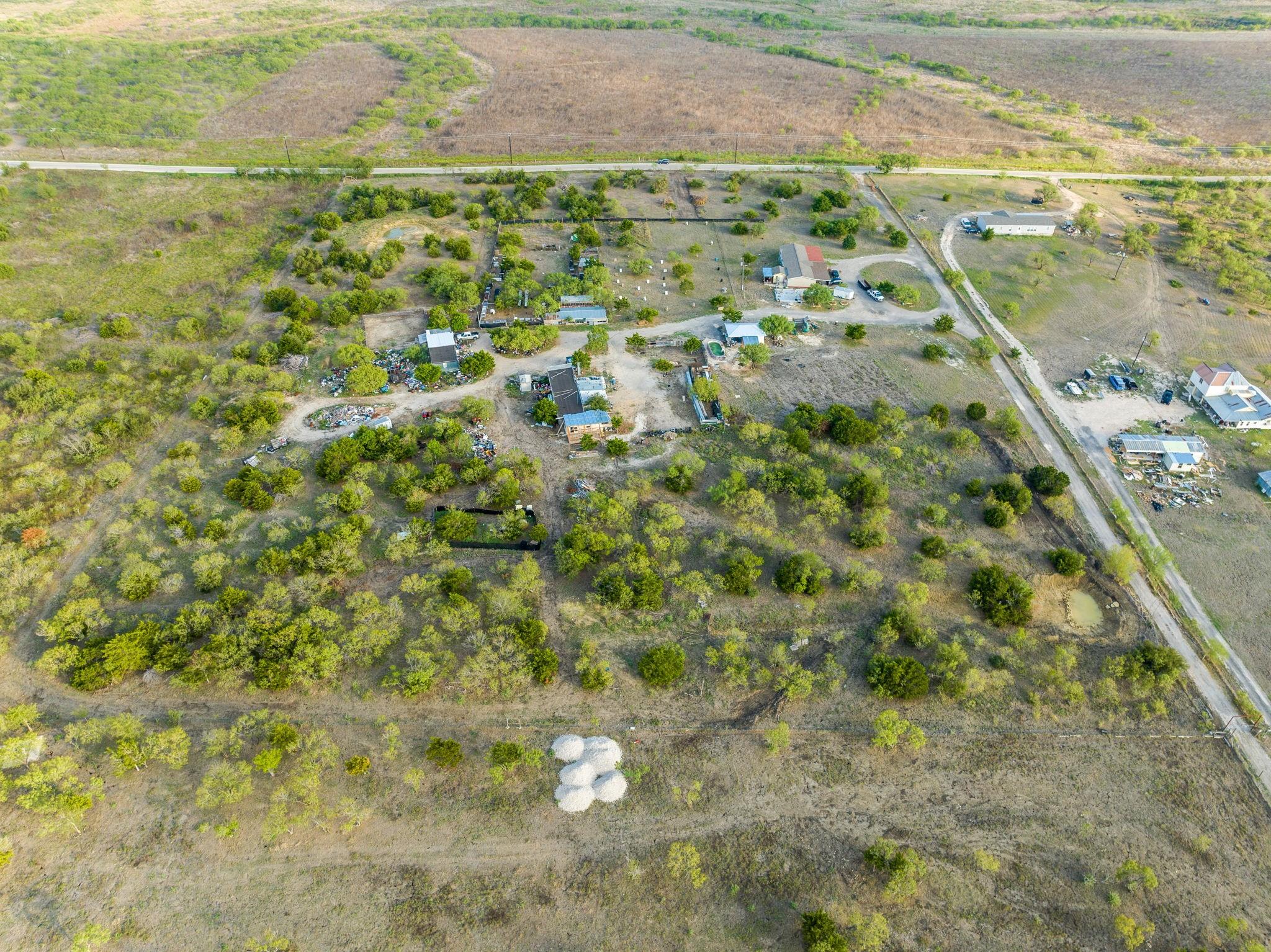 835 Tomahawk Trail Dale TX 78616