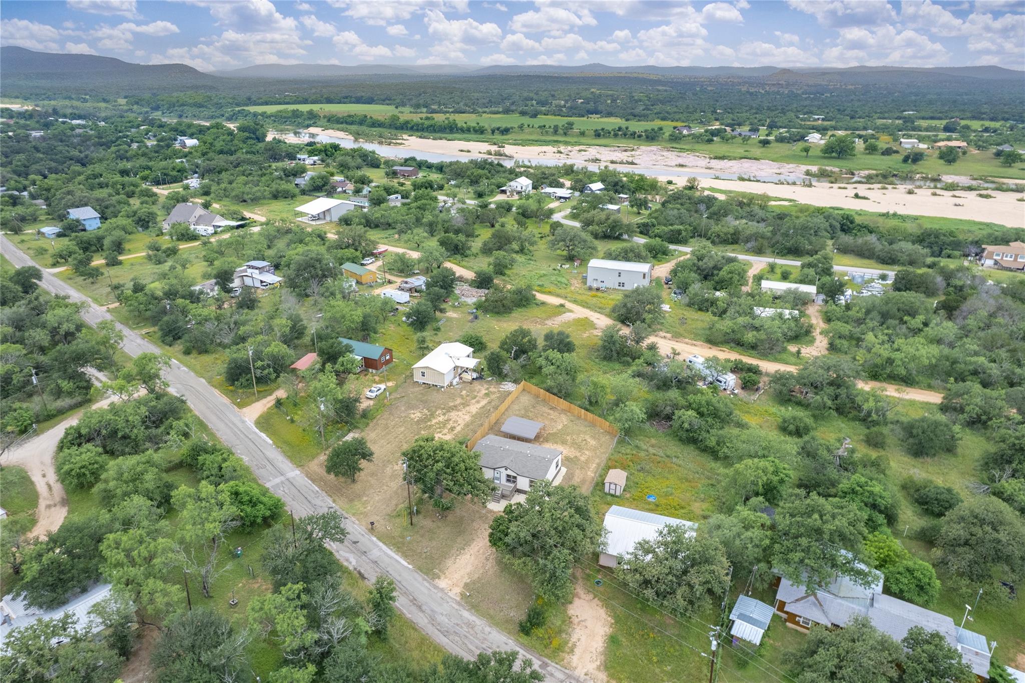 2846 Indian Trail Kingsland TX 78639