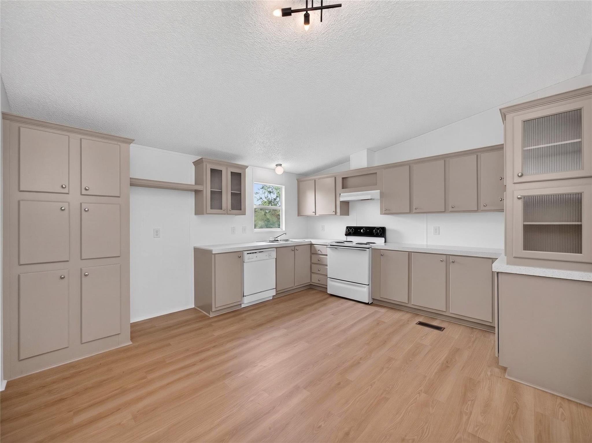 2846 Indian Trail Kingsland TX 78639
