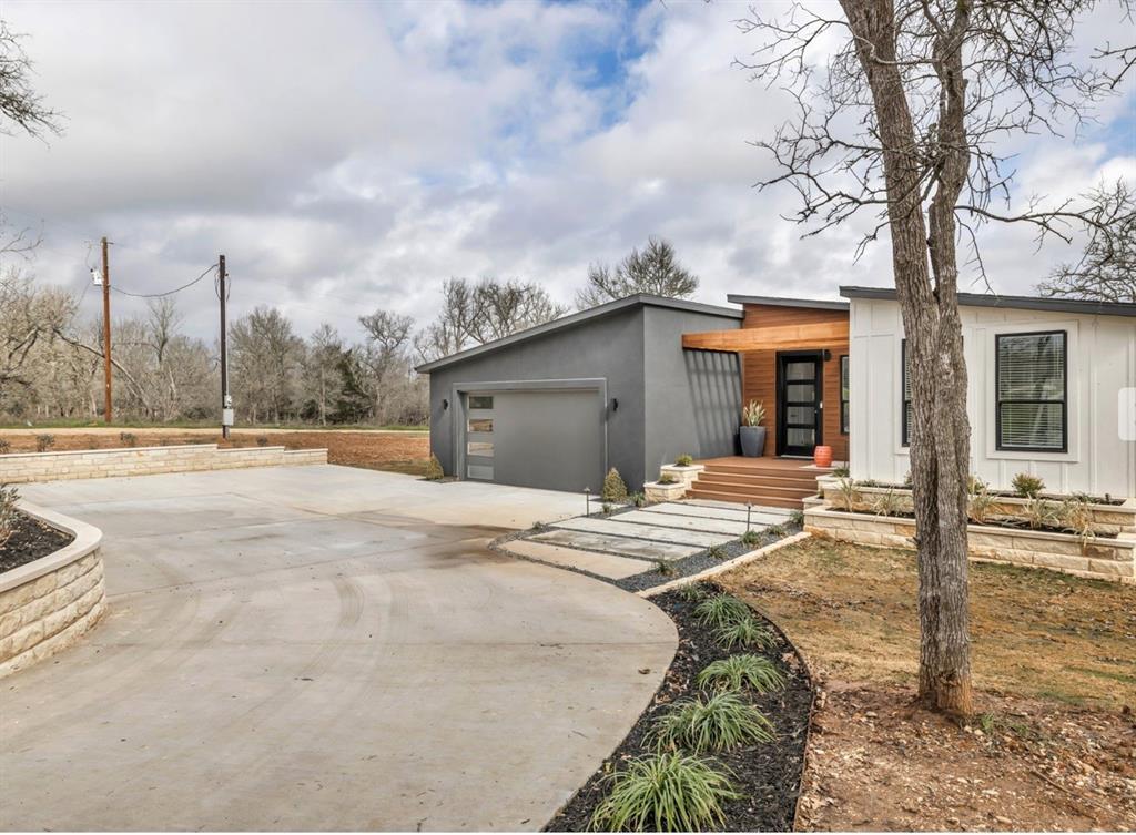 942 Chamberlin Road Dale TX 78616