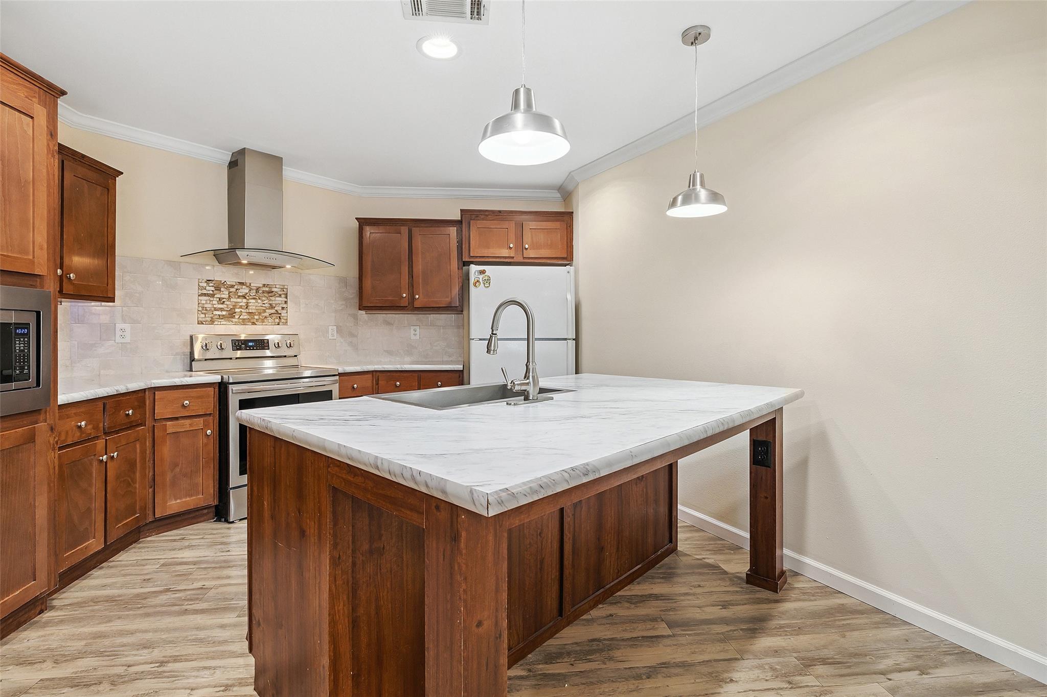 418 Lenora Drive Taylor TX 76574