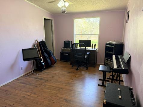185 Peace Pipe Smithville TX 78957