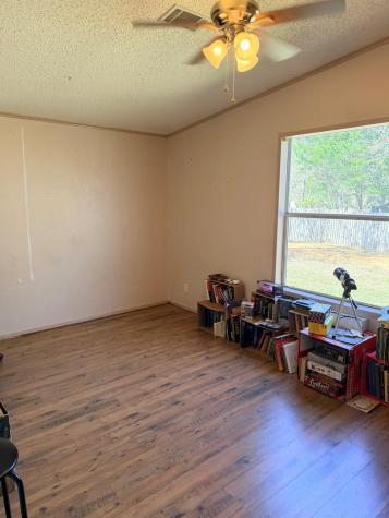 185 Peace Pipe Smithville TX 78957