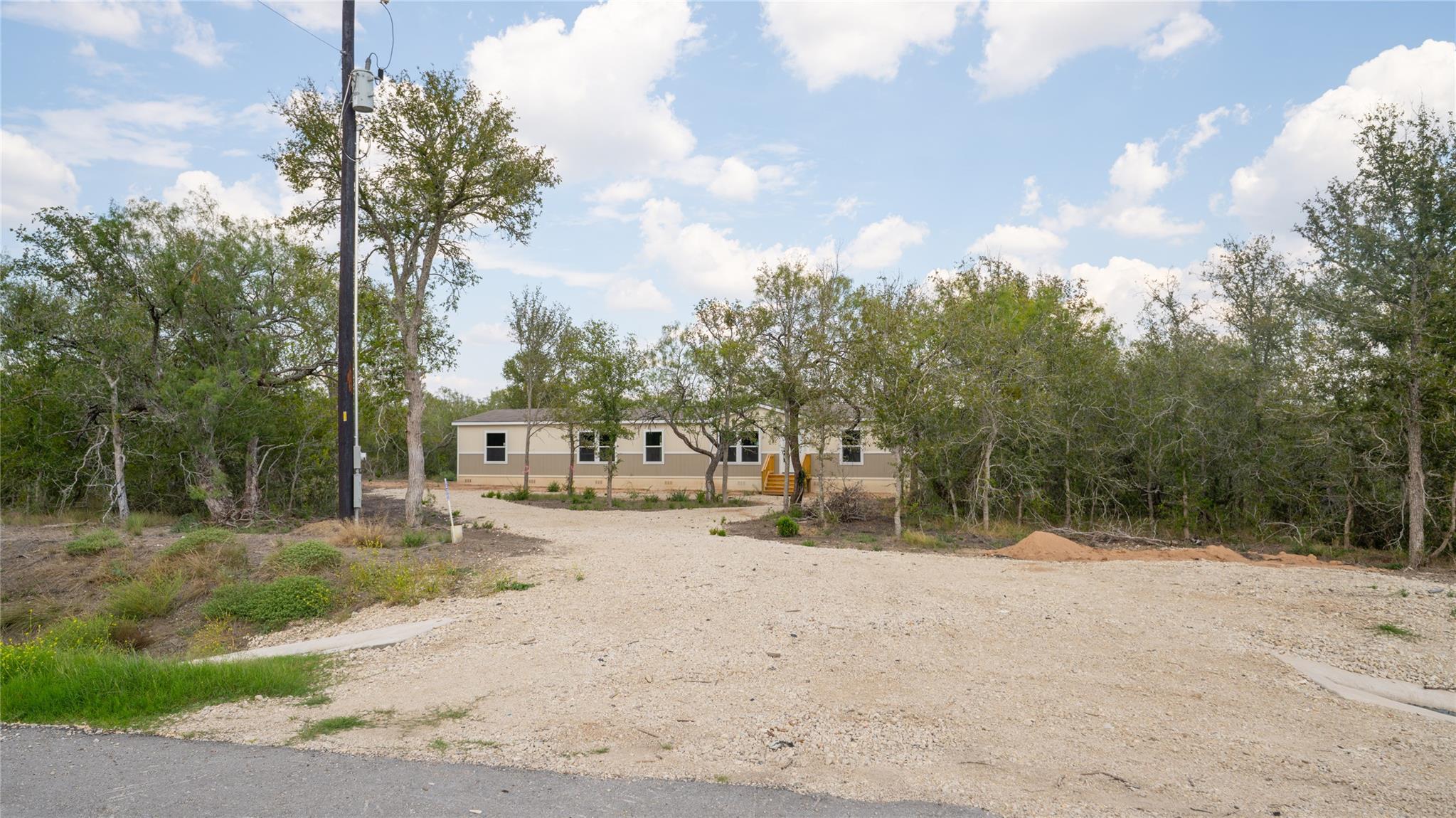 123 Baylen Clifton Lane Lockhart TX 78644