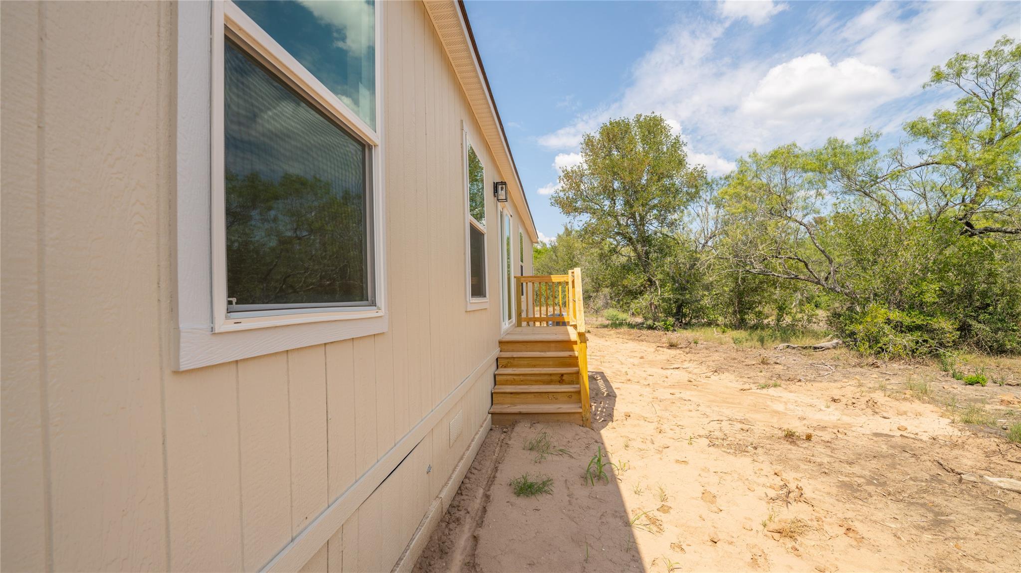 123 Baylen Clifton Lane Lockhart TX 78644