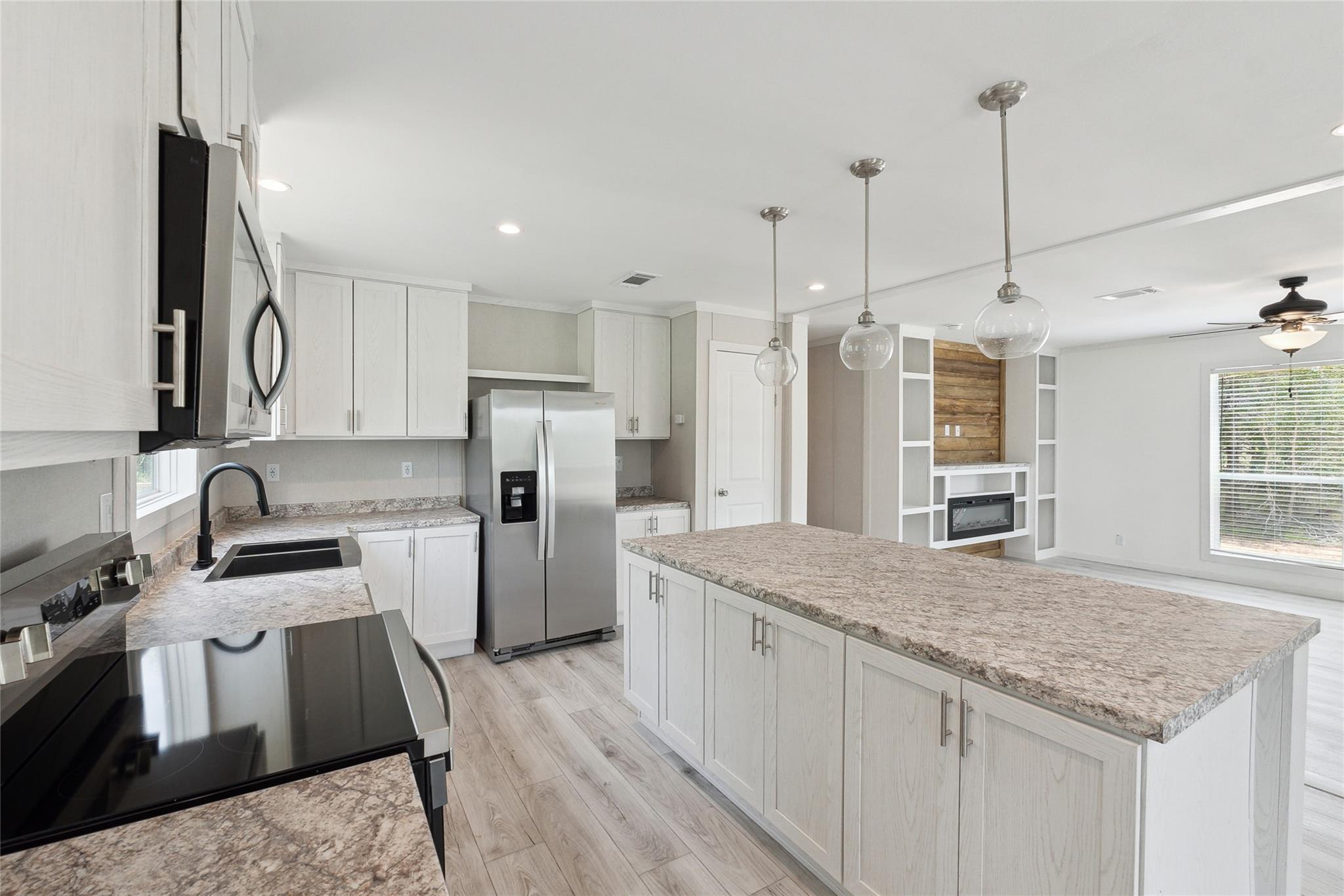 855 Roosevelt Road Luling TX 78648