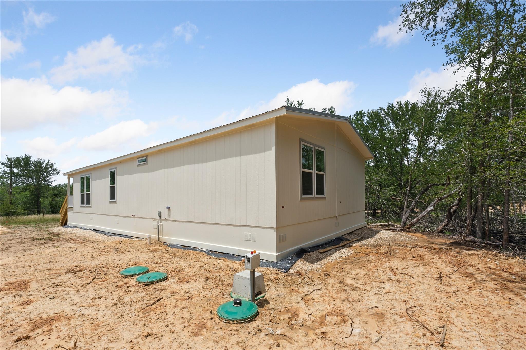 855 Roosevelt Road Luling TX 78648
