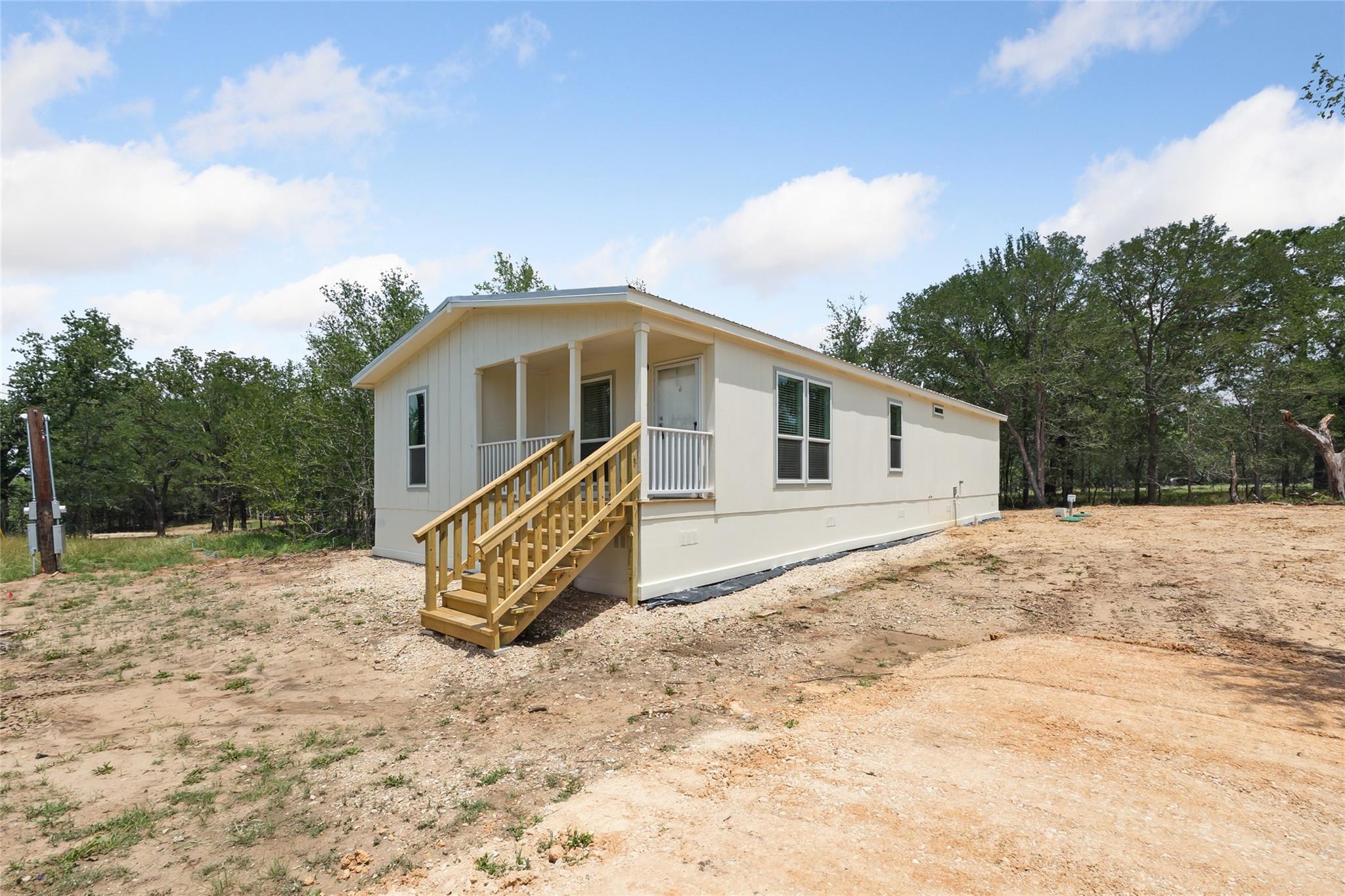 855 Roosevelt Road Luling TX 78648
