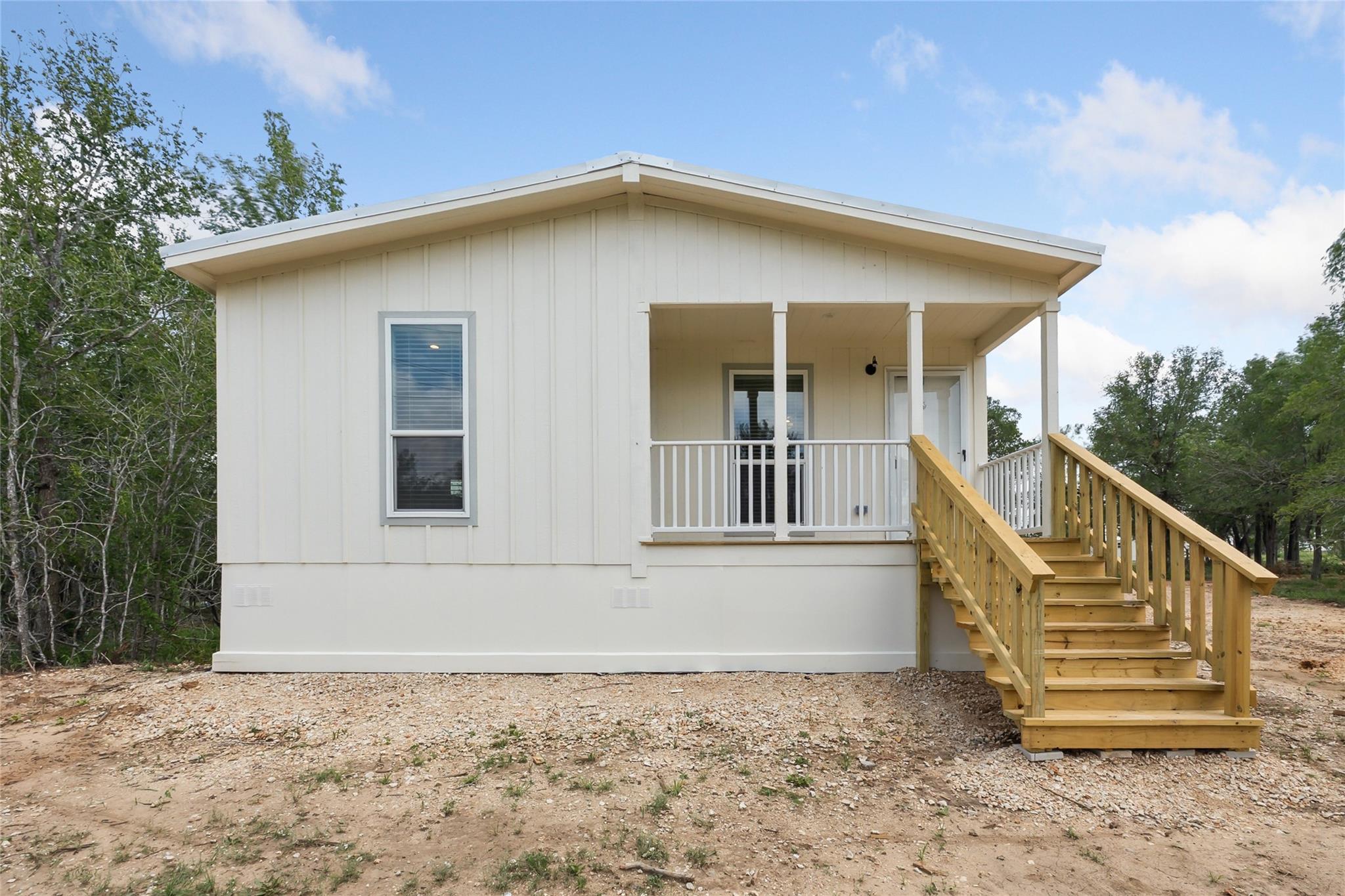 855 Roosevelt Road Luling TX 78648