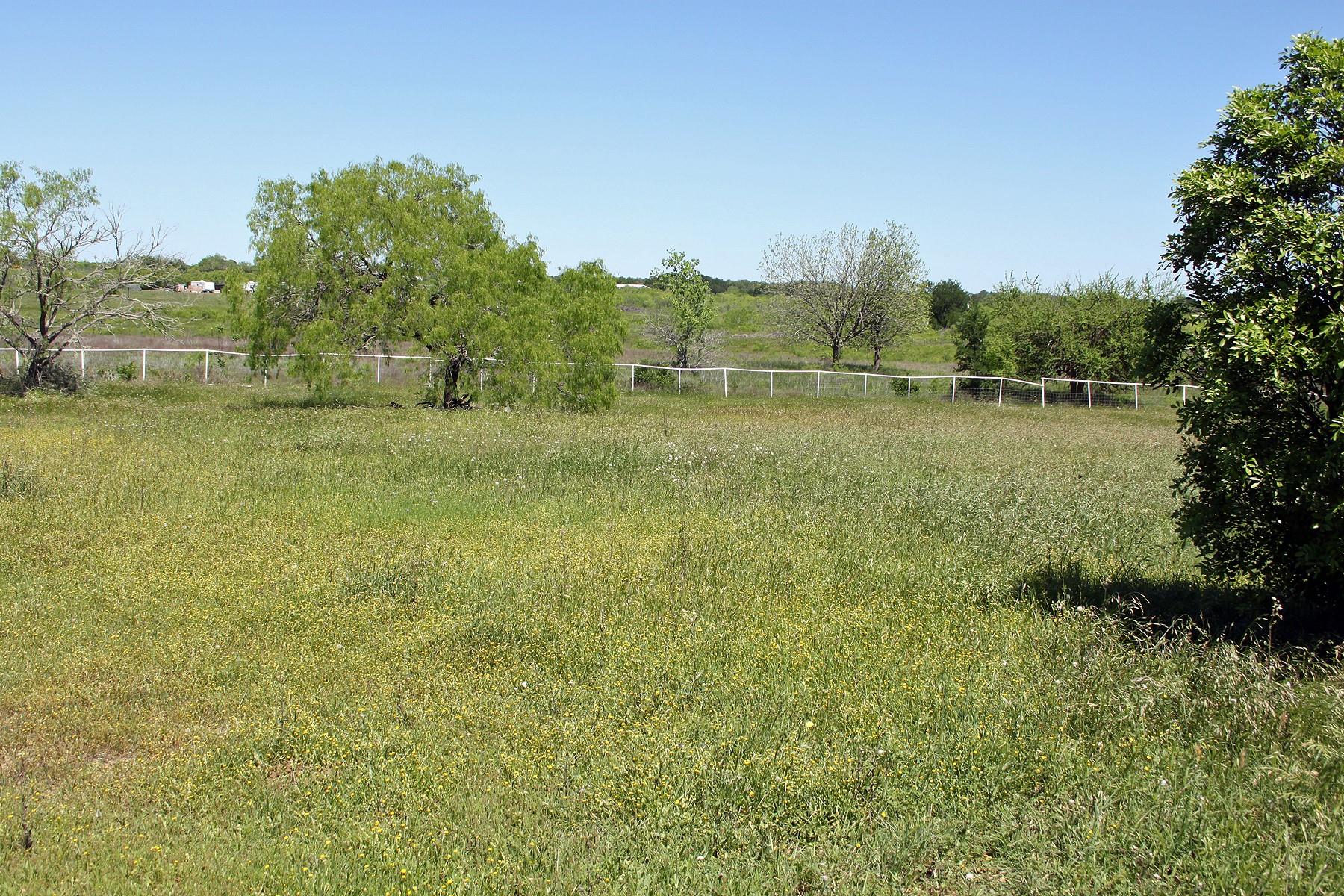 1023 Sierra Drive Lockhart TX 78644