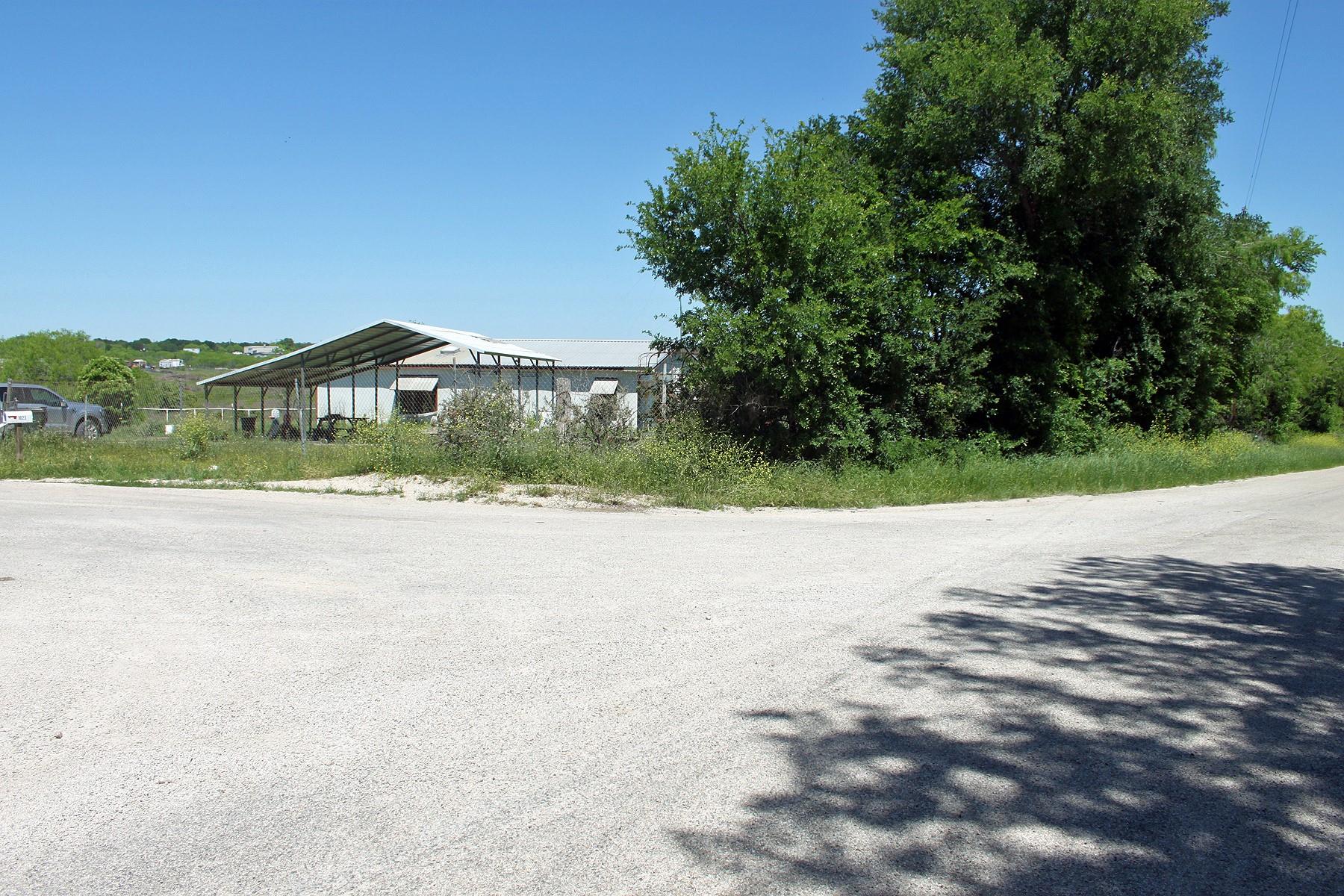 1023 Sierra Drive Lockhart TX 78644