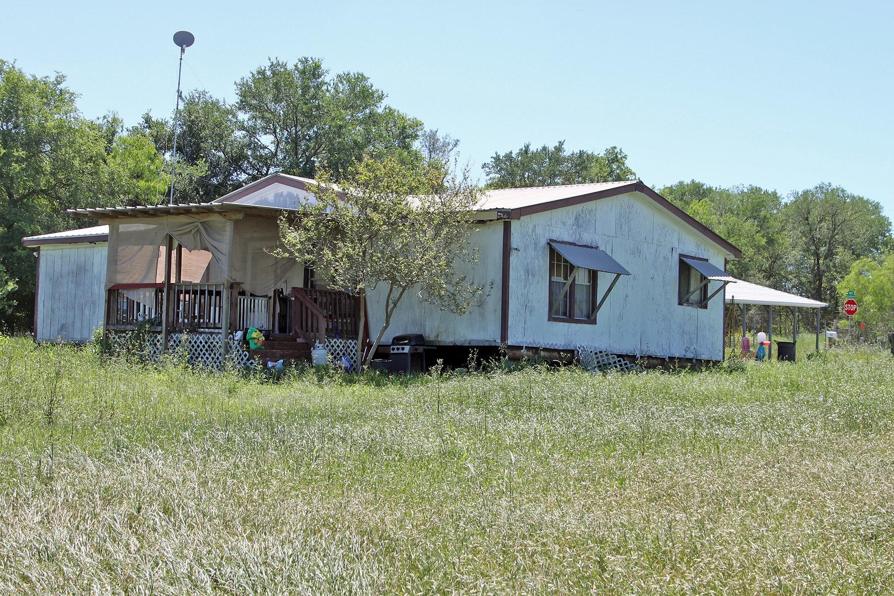 1023 Sierra Drive Lockhart TX 78644