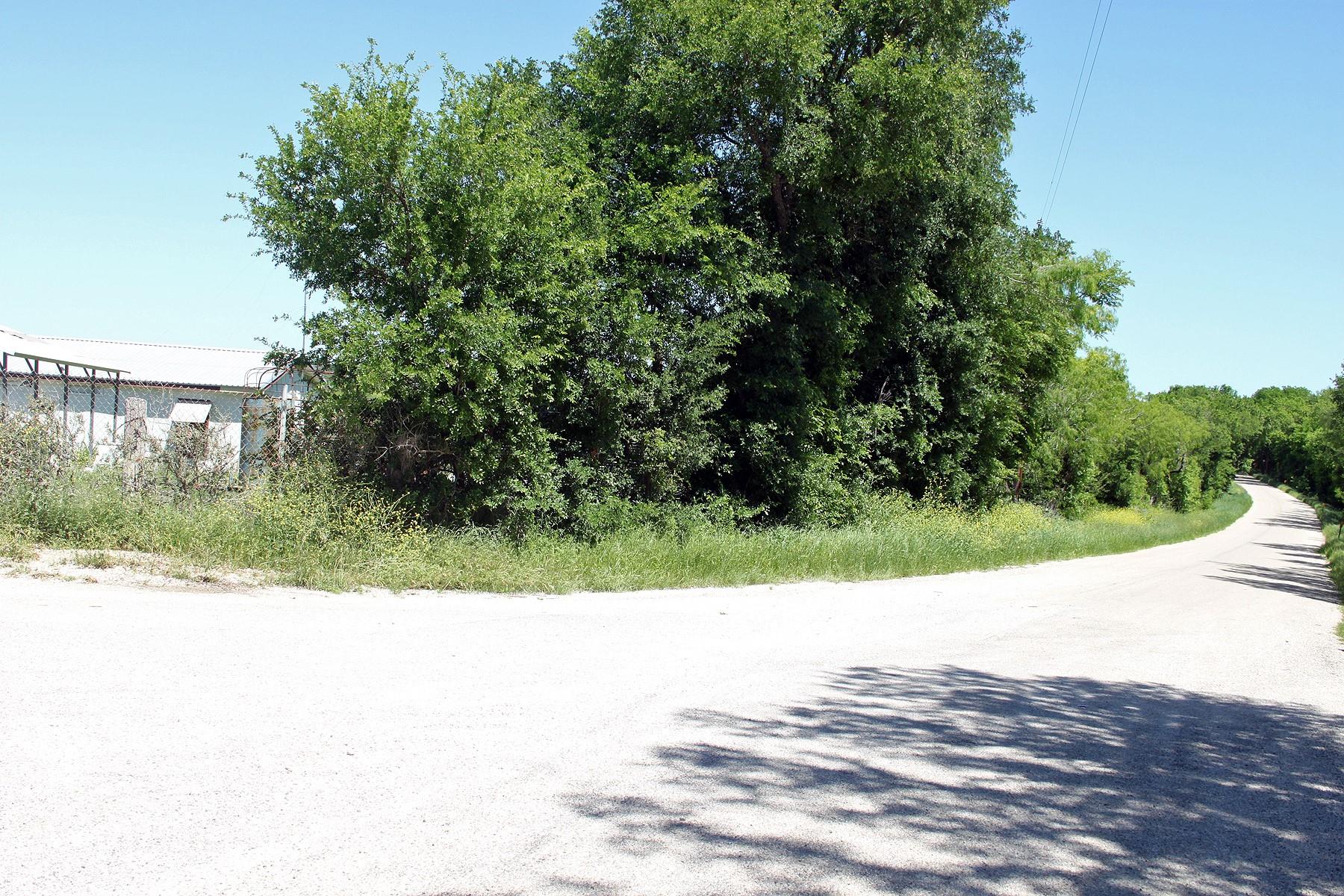 1023 Sierra Drive Lockhart TX 78644