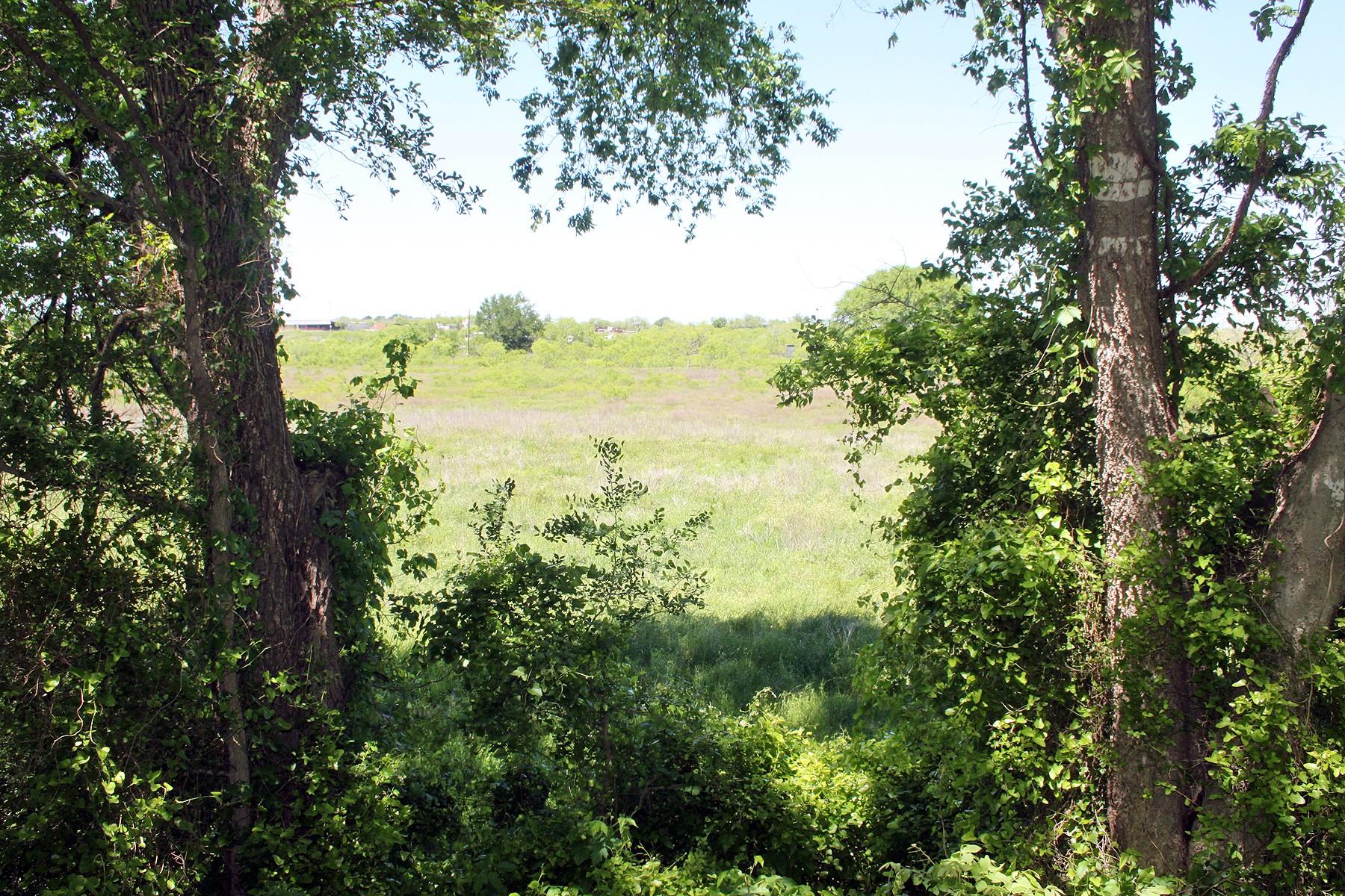 1023 Sierra Drive Lockhart TX 78644