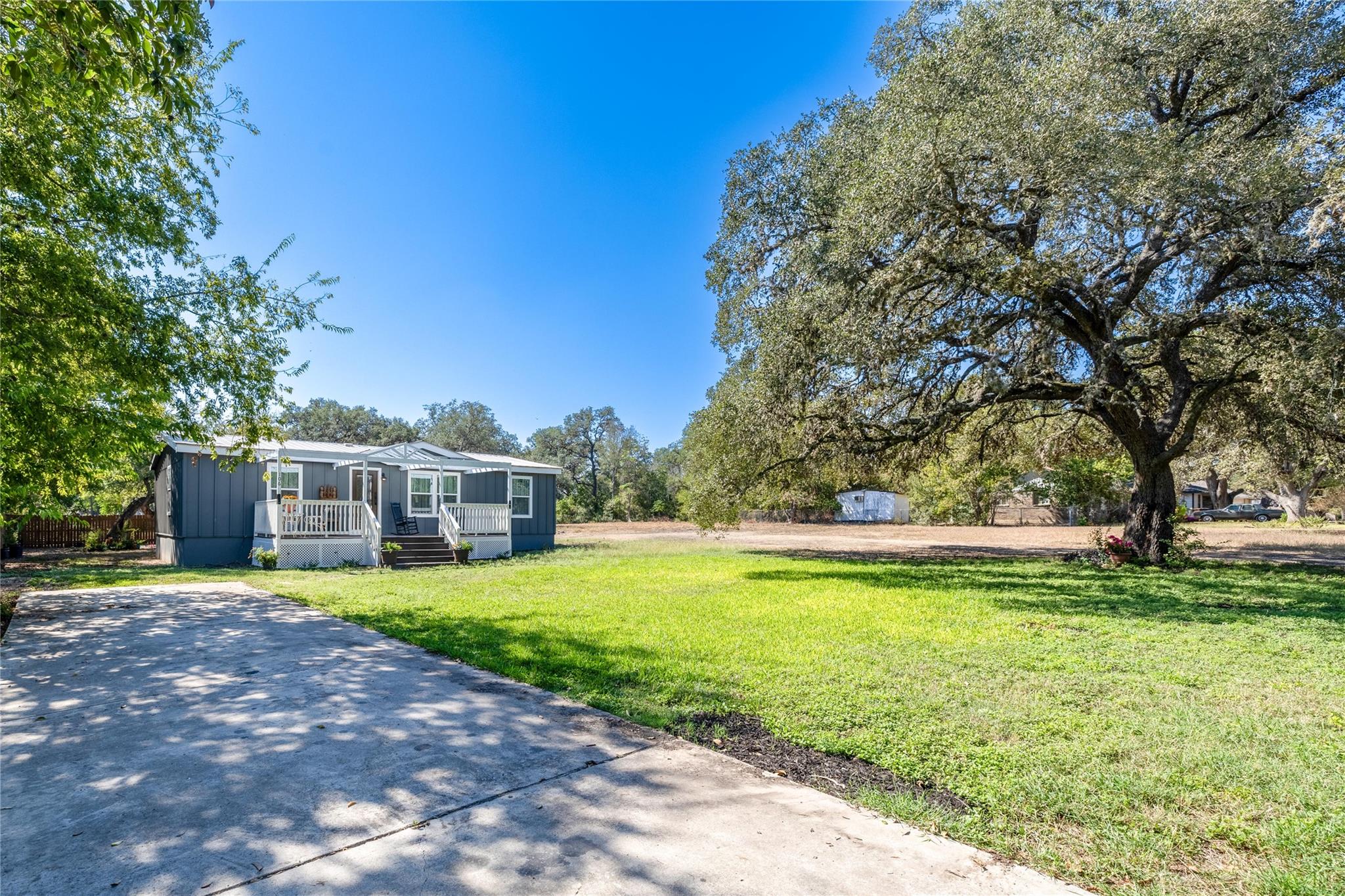 106 E Olive Street Lockhart TX 78644
