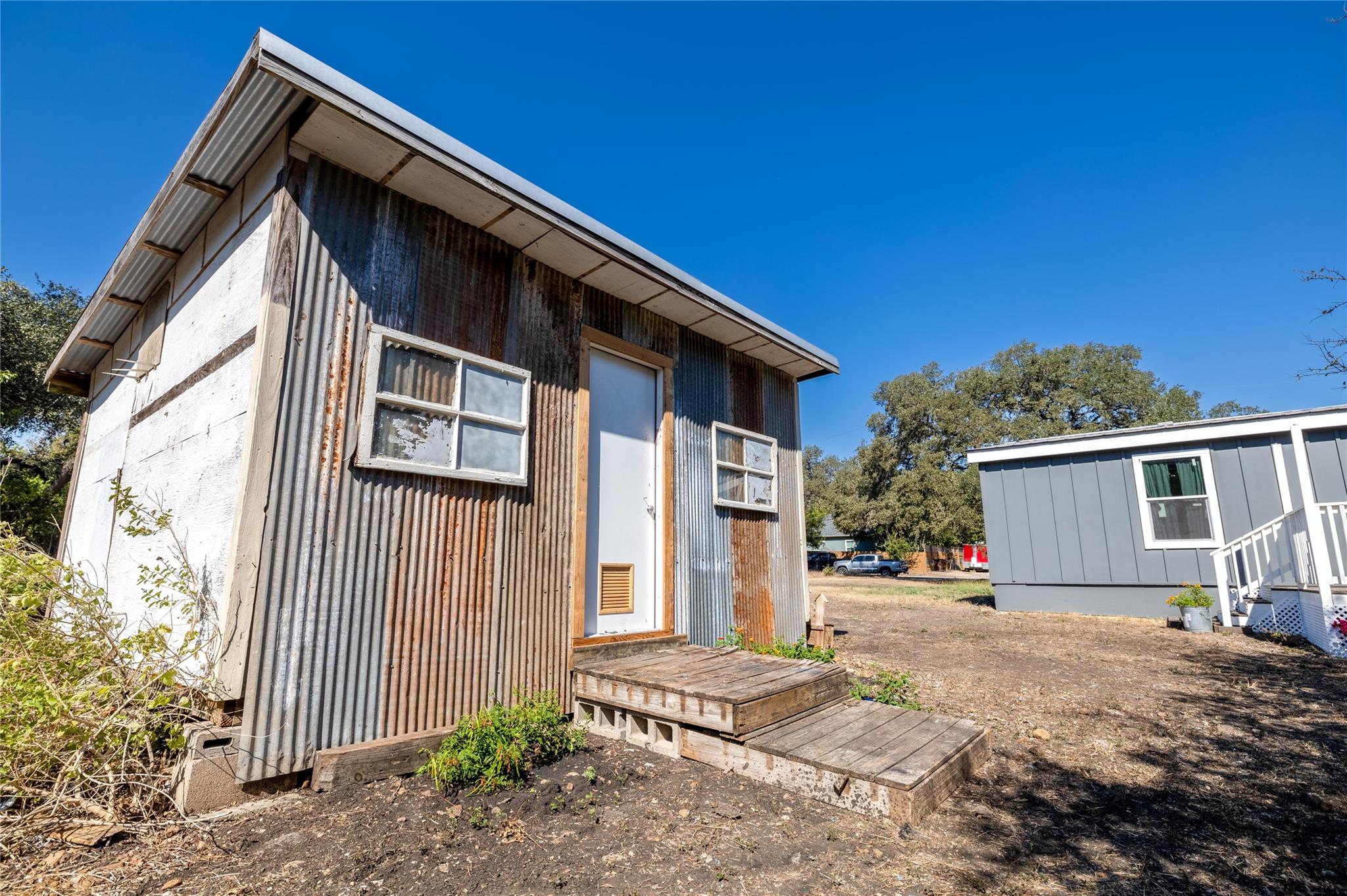 106 E Olive Street Lockhart TX 78644