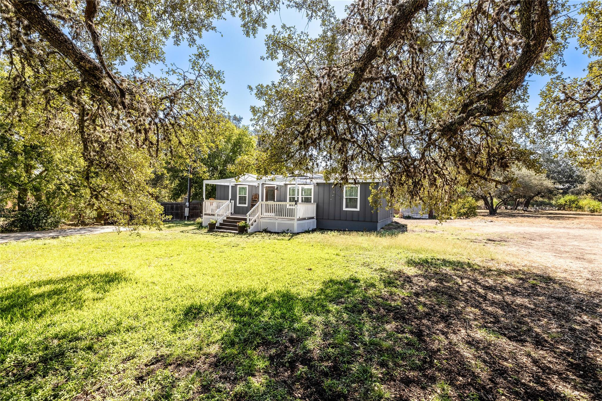 106 E Olive Street Lockhart TX 78644