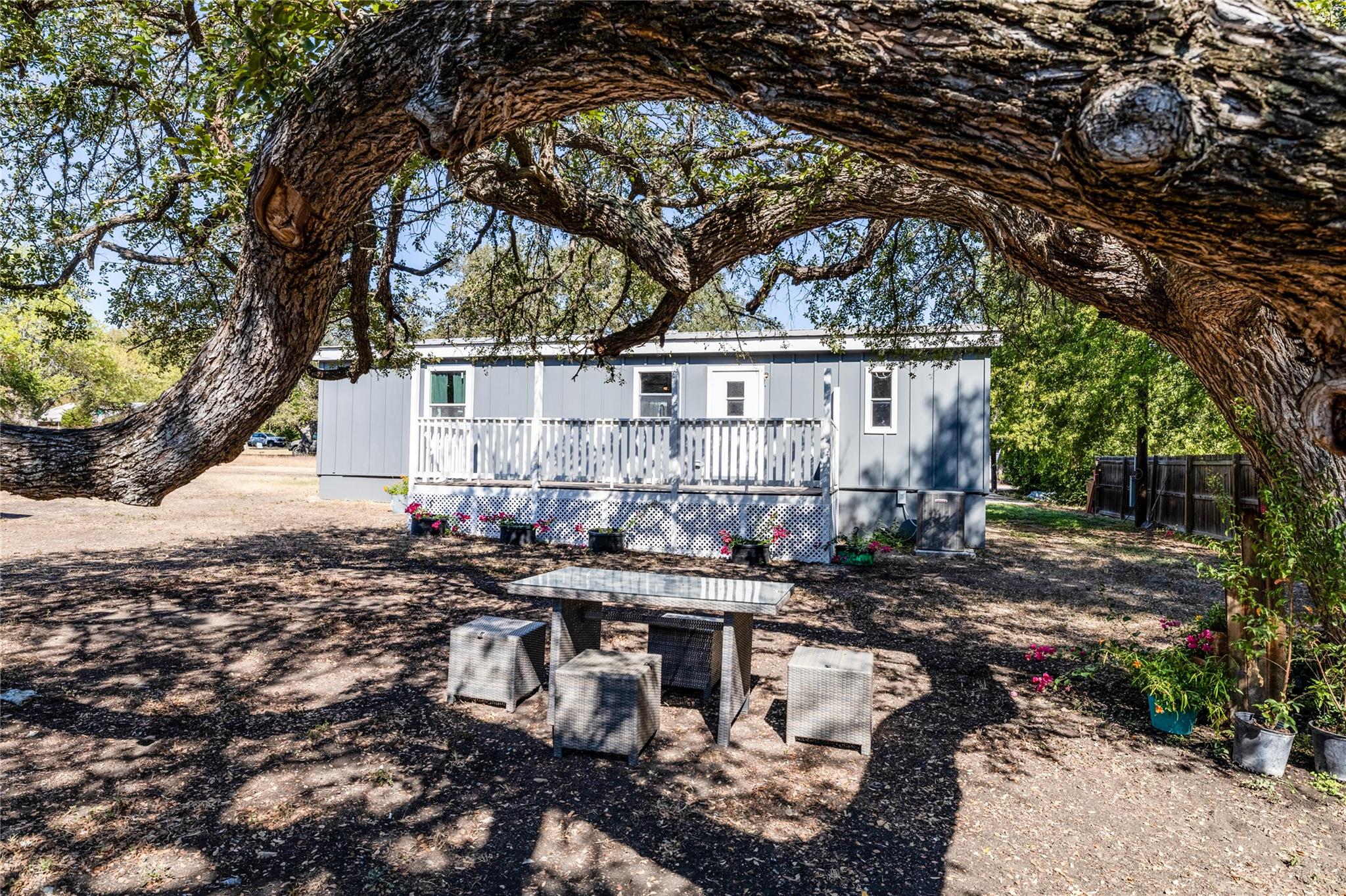 106 E Olive Street Lockhart TX 78644