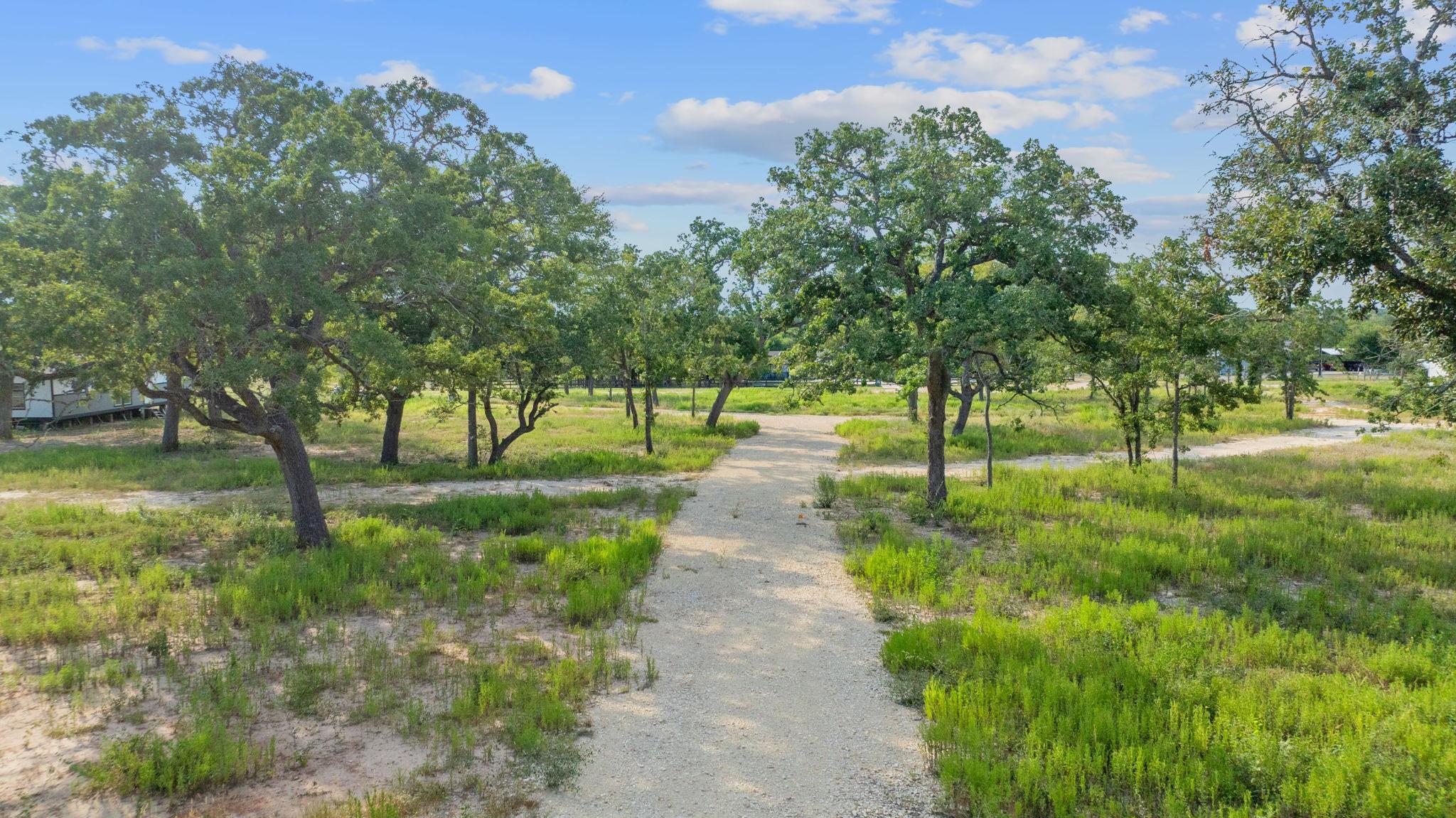 1385 Pettytown Road Dale TX 78616
