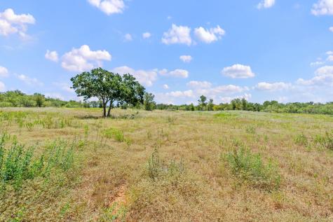 1385 Pettytown Road Dale TX 78616