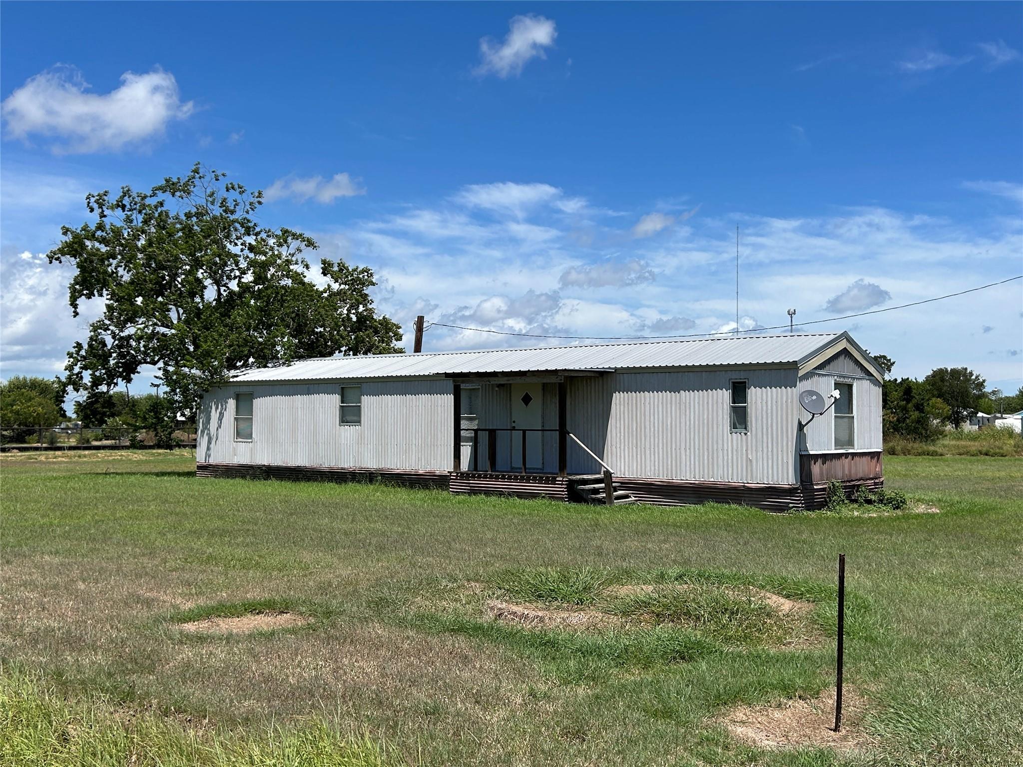 204 N 4th Street Seadrift TX 77983