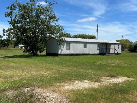204 N 4th Street Seadrift TX 77983