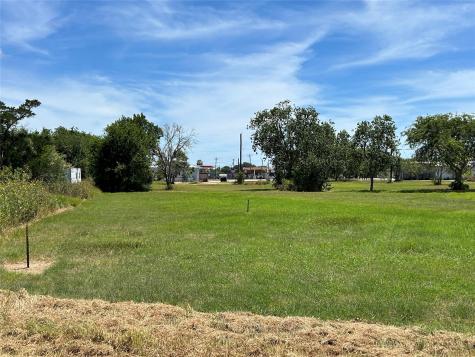 204 N 4th Street Seadrift TX 77983