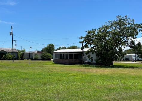 204 N 4th Street Seadrift TX 77983