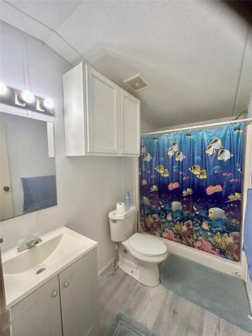 204 N 4th Street Seadrift TX 77983