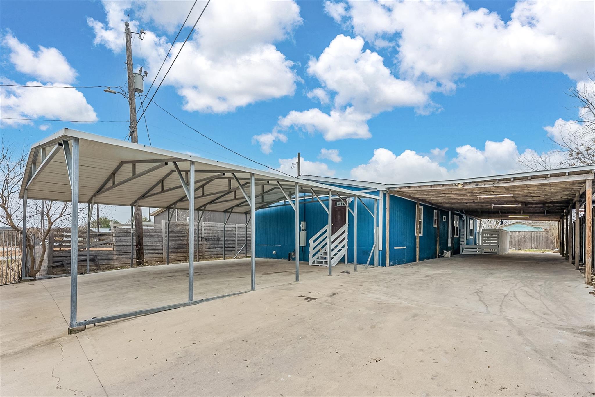 652 Stag Horn Pass Kyle TX 78640