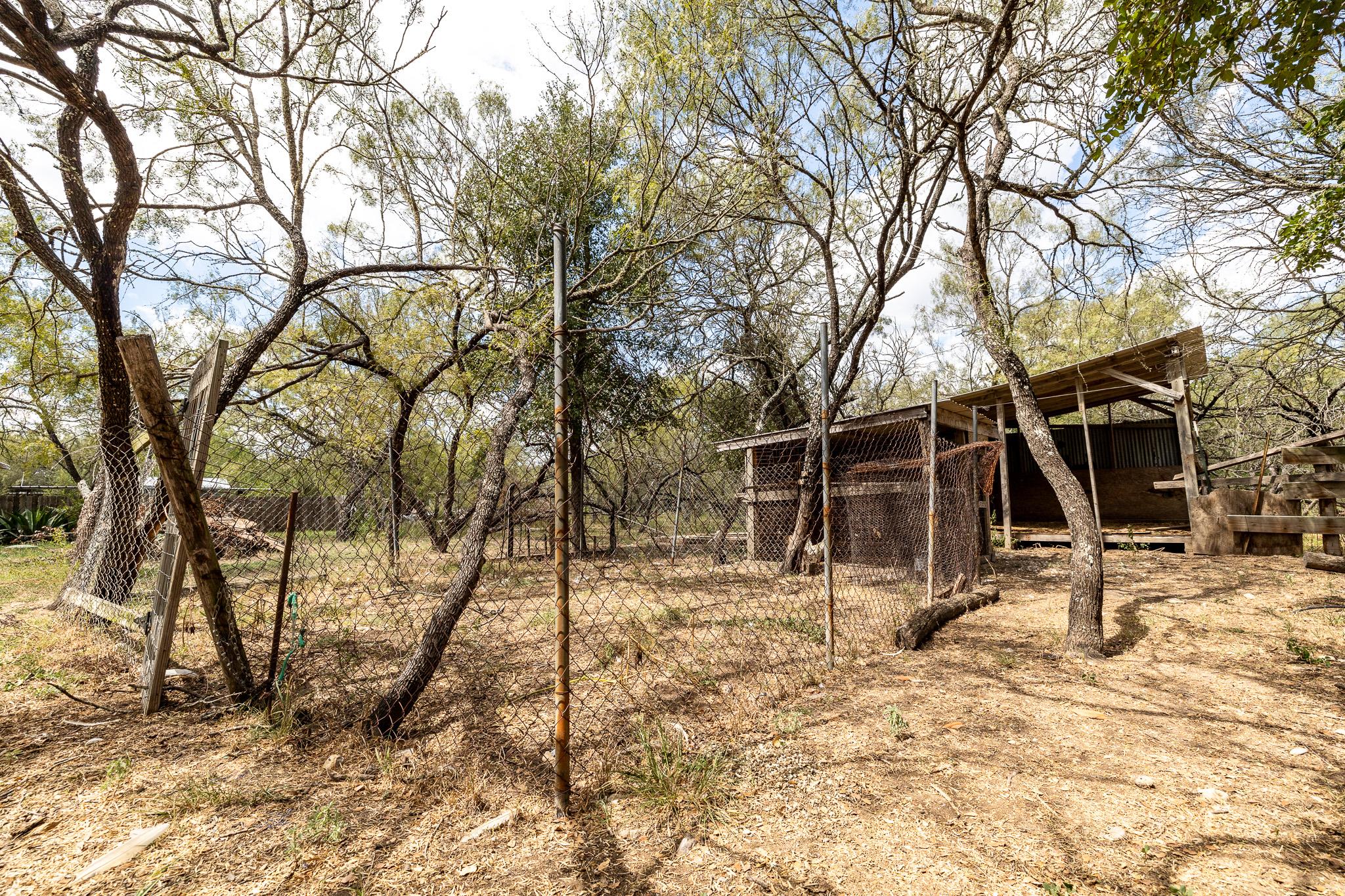 310 Union Hill Road Luling TX 78648