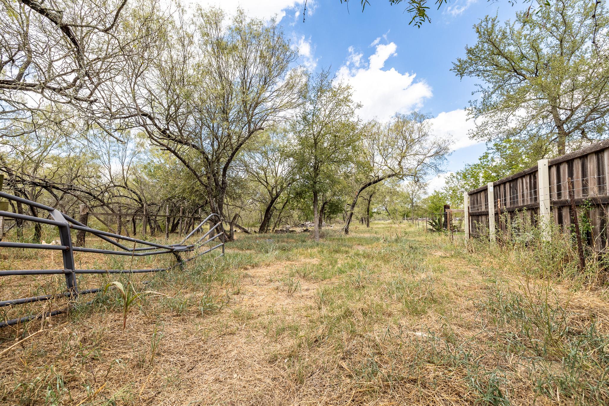 310 Union Hill Road Luling TX 78648