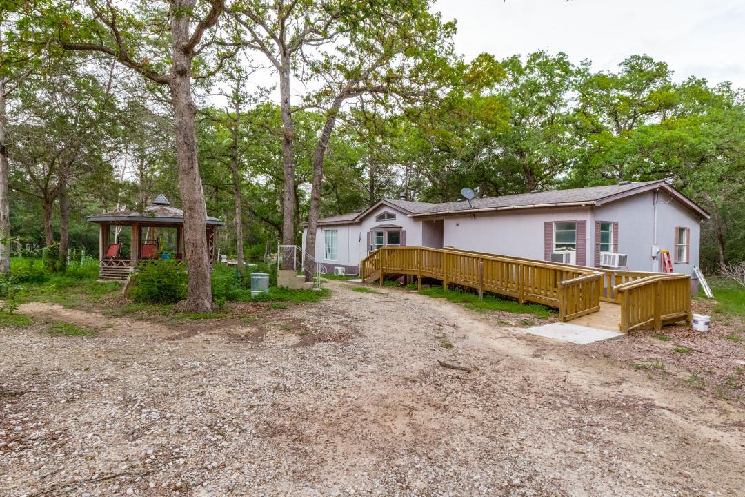 319 Green Oaks Drive Bastrop TX 78602