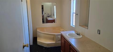 9338 E San Marcos Highway Fentress TX 78622