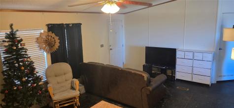 9338 E San Marcos Highway Fentress TX 78622