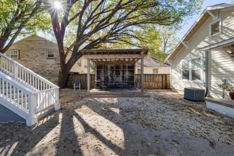 1223, 1223 1/2 & 1225 S Austin Avenue S Georgetown TX 78626