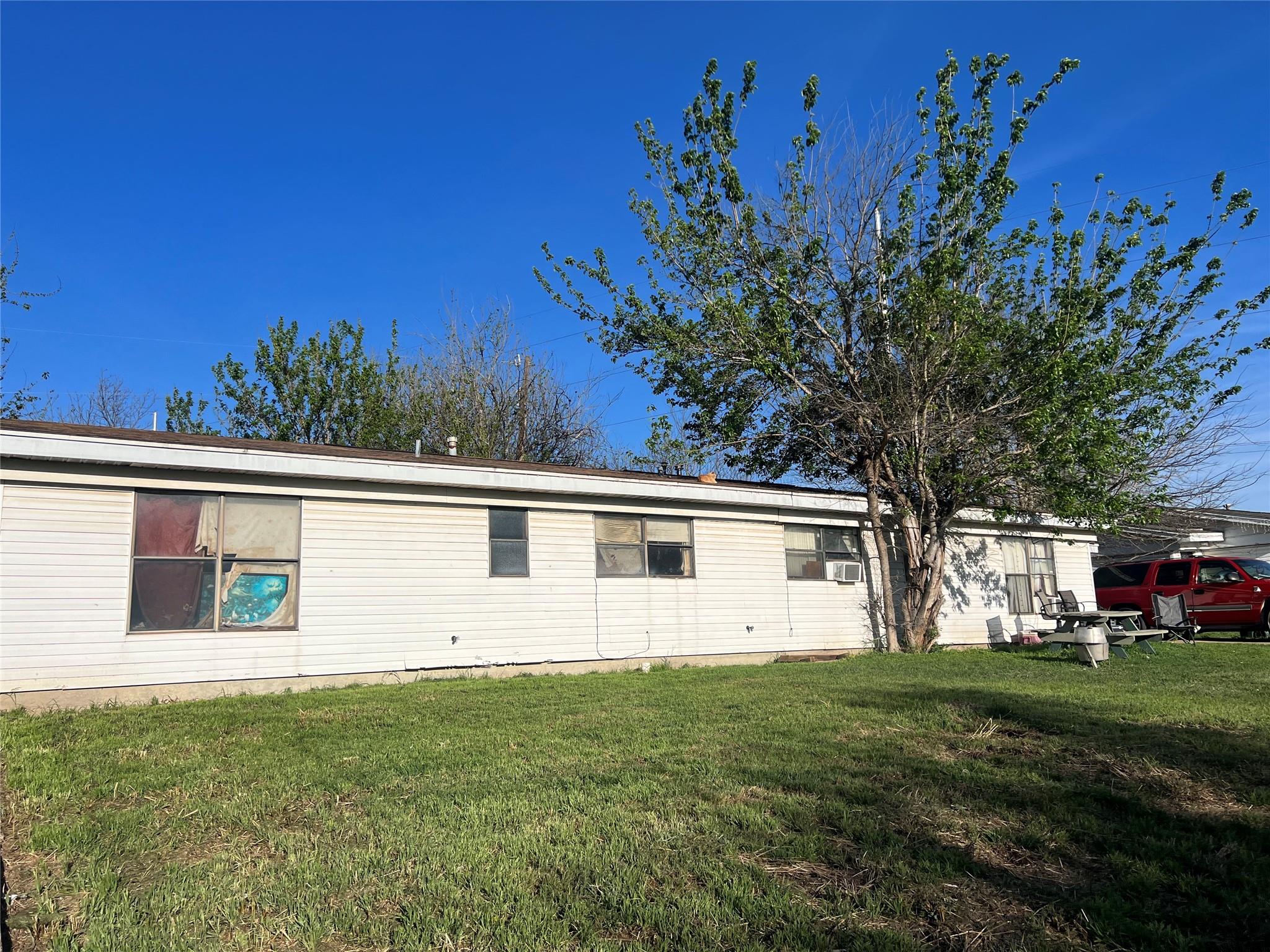 523 Lenora Drive Taylor TX 76574