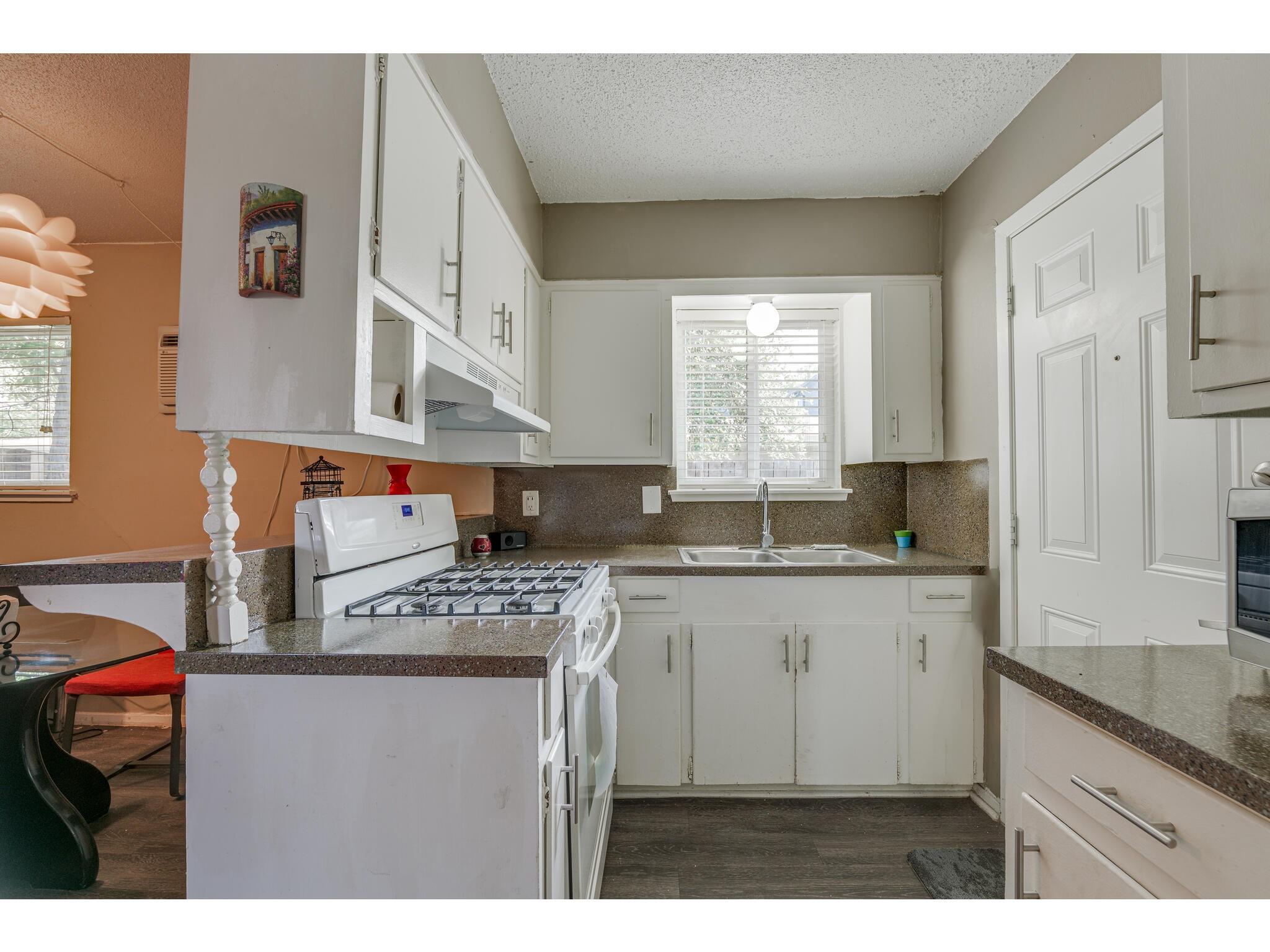 1606 Parker Lane Austin TX 78741