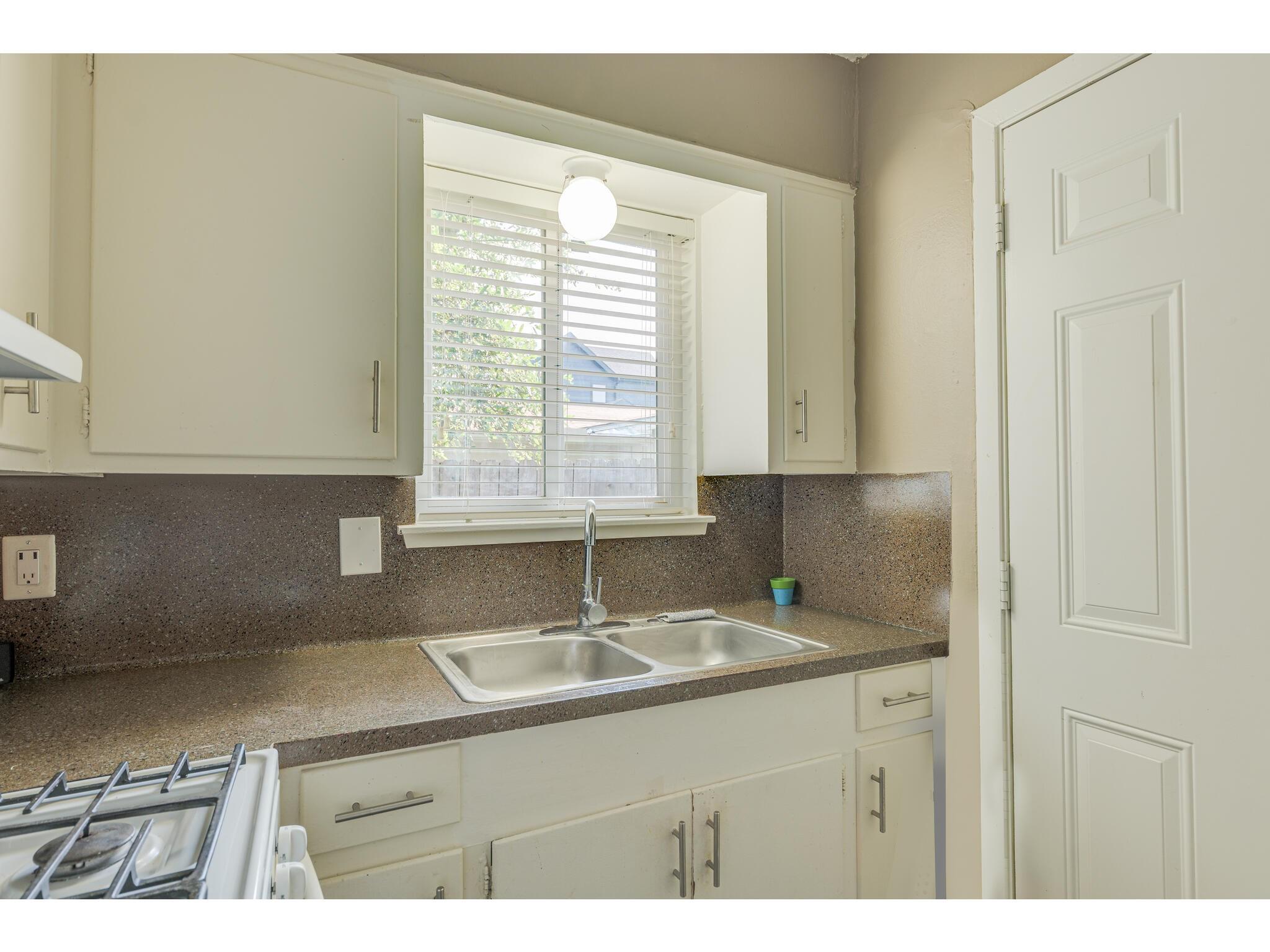 1606 Parker Lane Austin TX 78741
