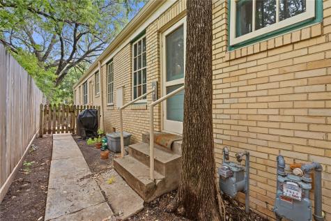 609 Carolyn Avenue Austin TX 78705