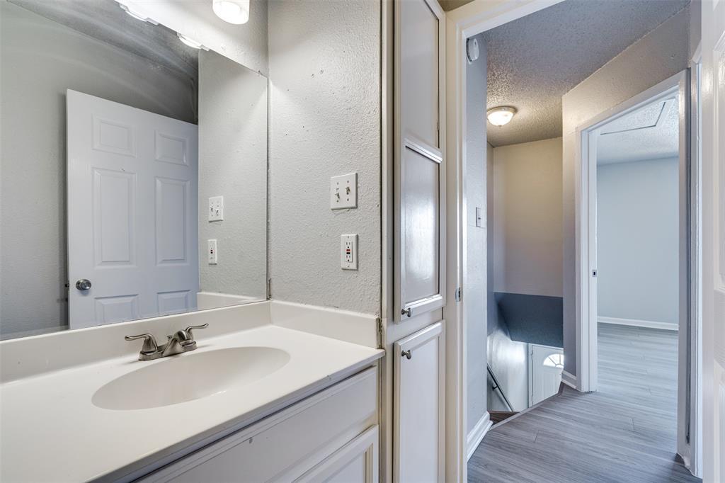 2005 Glen Allen Street Austin TX 78704