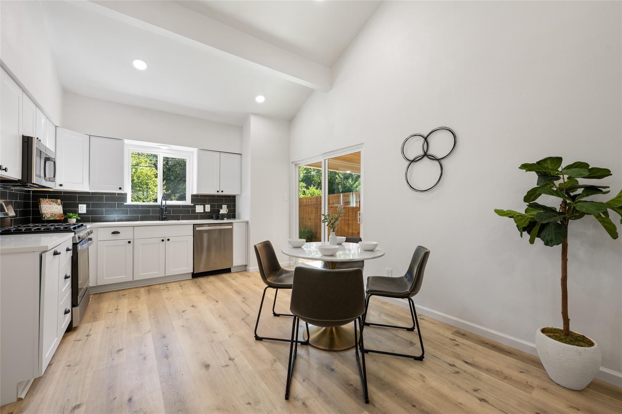6209 Reicher Drive Austin TX 78723