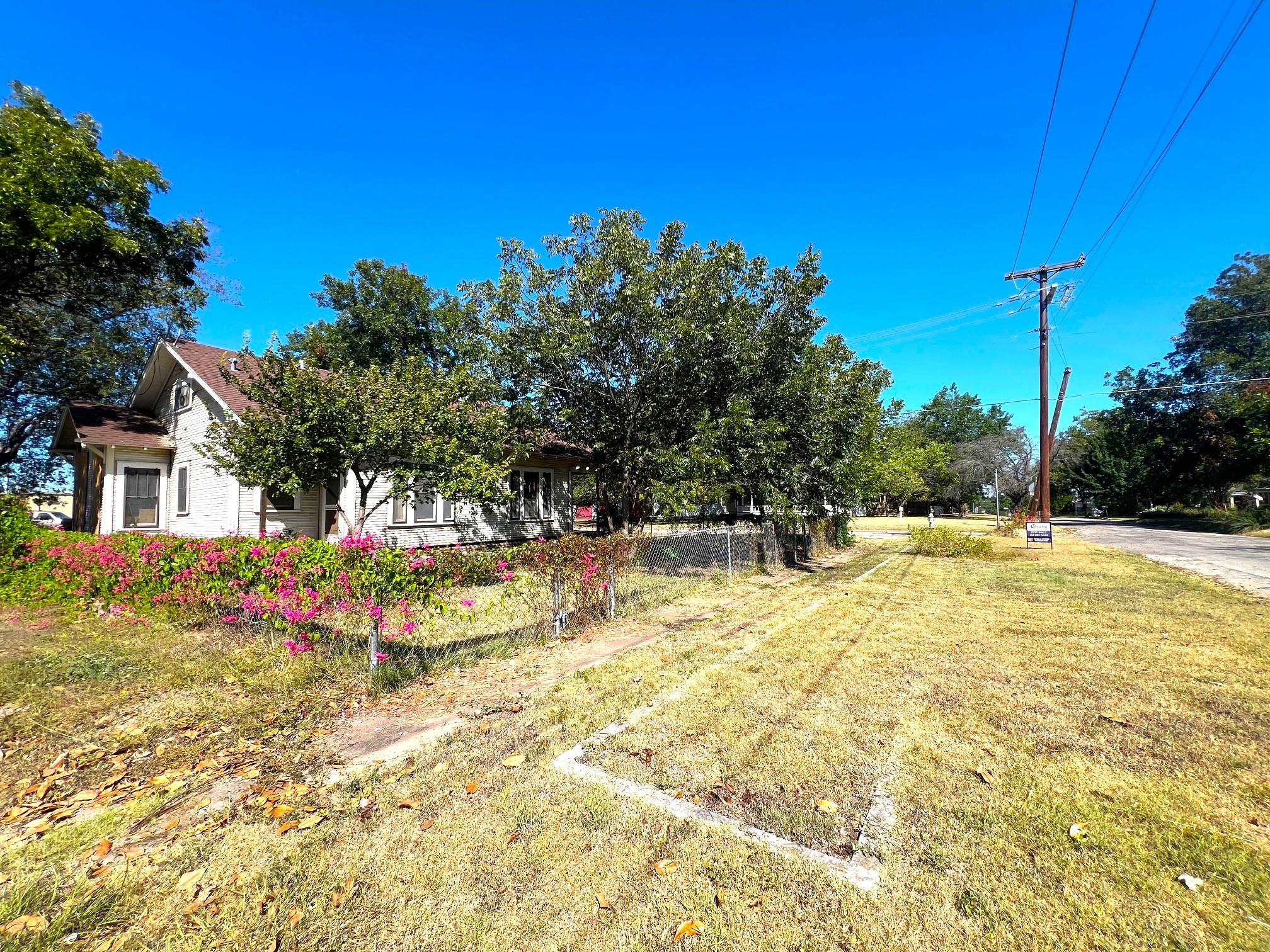 525 Washburn Street Taylor TX 76574