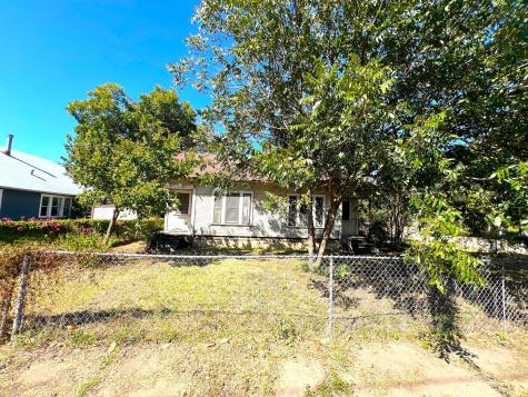 525 Washburn Street Taylor TX 76574